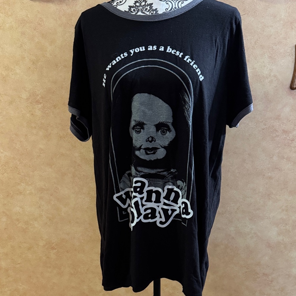Black Graphic Short Sleeve Tee with Doll Print